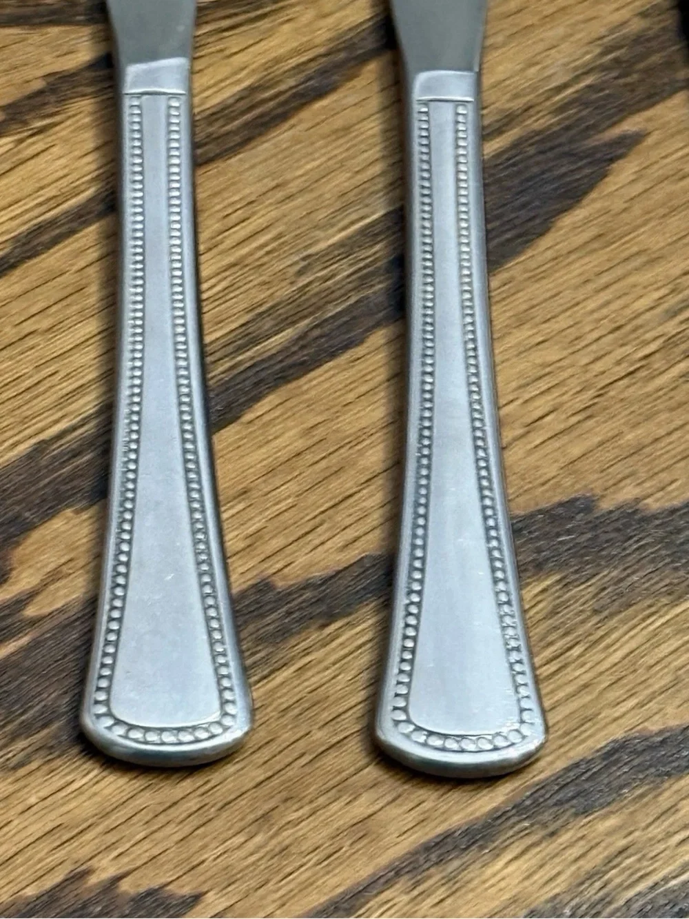 Oneida NEEDLEPOINT BEADED ARTISTRY 4 Dinner Knife Knives Stainless Flatware